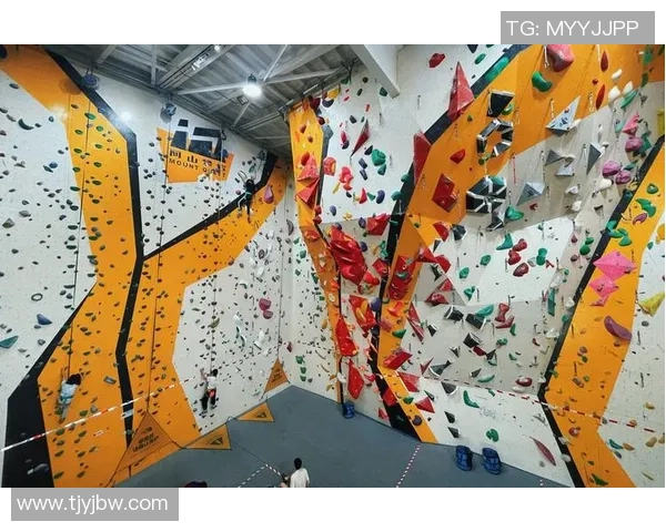 深圳攀岩队在极限运动联赛中的团队协作表现深度点评与分析 深圳攀岩队在极限运动联赛中的团队协作表现深度点评与分析